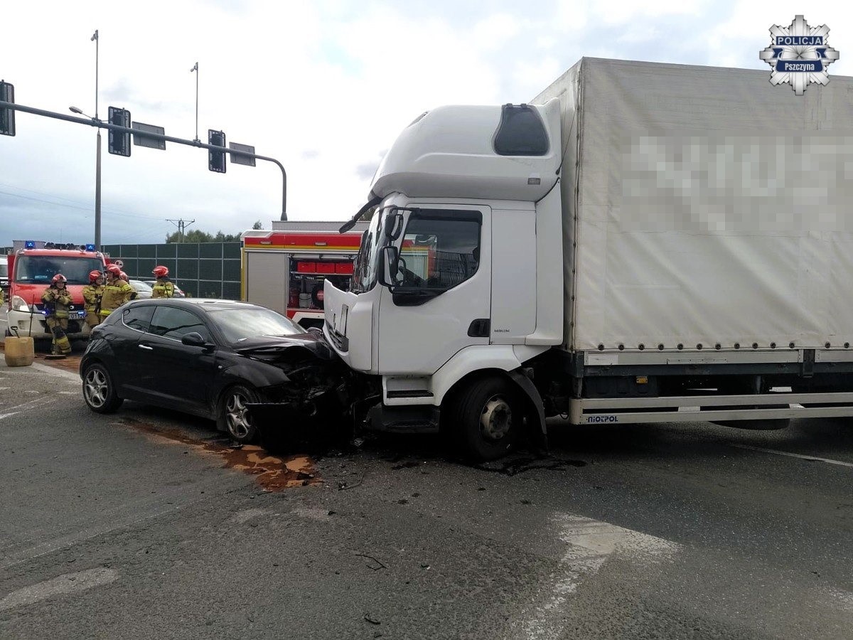 Wypadek w Pszczynie na DK1 – jedna osoba w szpitalu