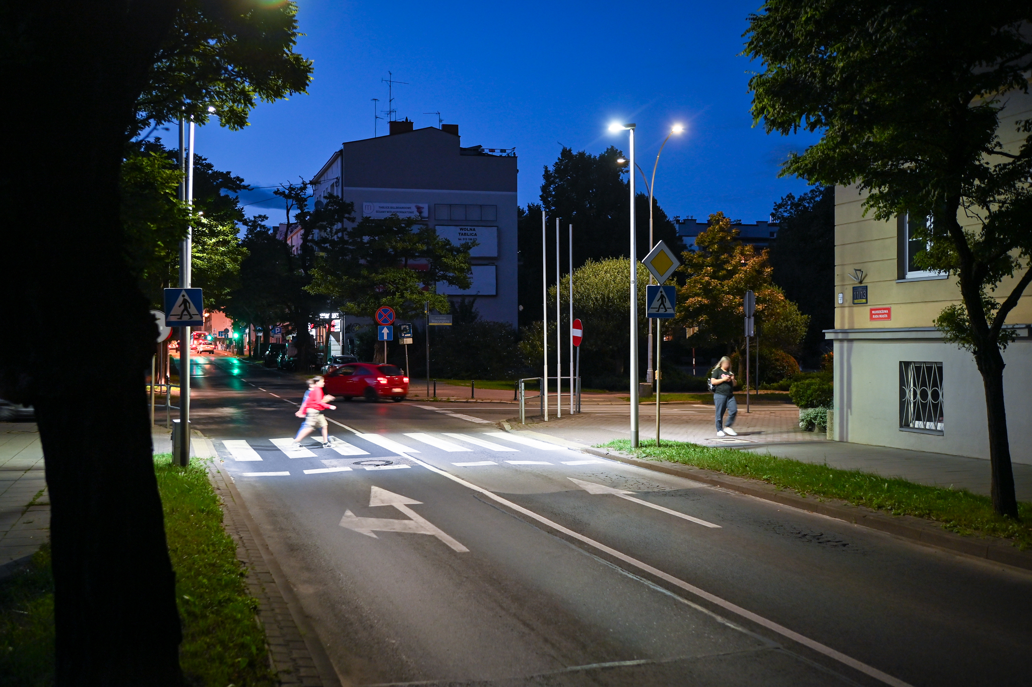Częstochowa inwestuje w bezpieczeństwo pieszych! Jesienią rozbłyśnie 72 przejść