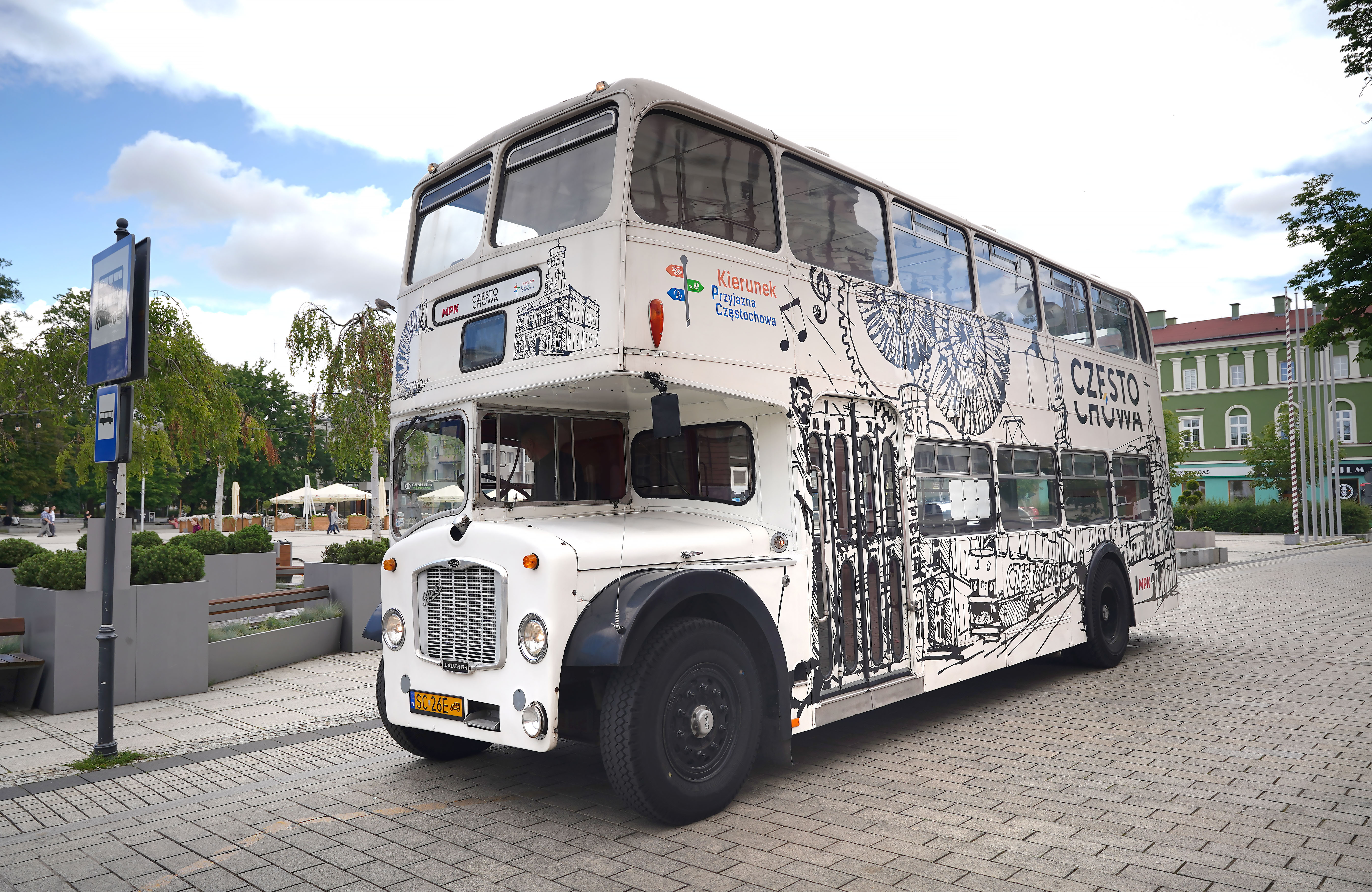 Częstochowa oszalała na punkcie „londyńczyka”! Kultowy piętrus bił rekordy popularności