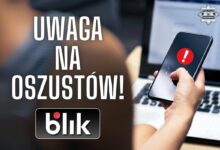Oszustwo na BLIK portal sprzedażowy - napis na grafice obok ręka z telefonem w tle komputer