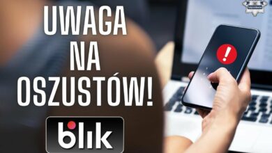 Oszustwo na BLIK portal sprzedażowy - napis na grafice obok ręka z telefonem w tle komputer