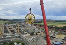 wymiana kół linowych w kopalni Pniówek