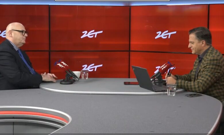 Dwóch Mężczyzn w stiudio radiowym