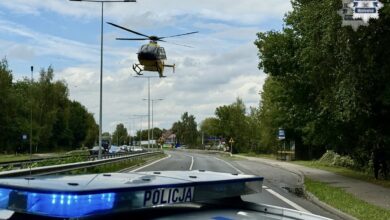 lądujący śmigłowiec medyczny LPR