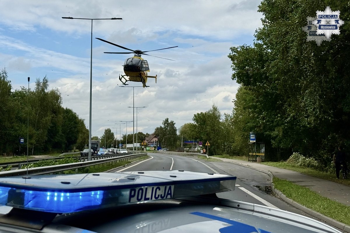 lądujący śmigłowiec medyczny LPR
