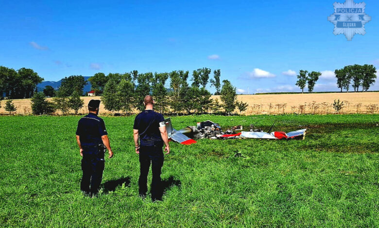 wypadek awionetki Lipowa policjanci przy wraku samolotu