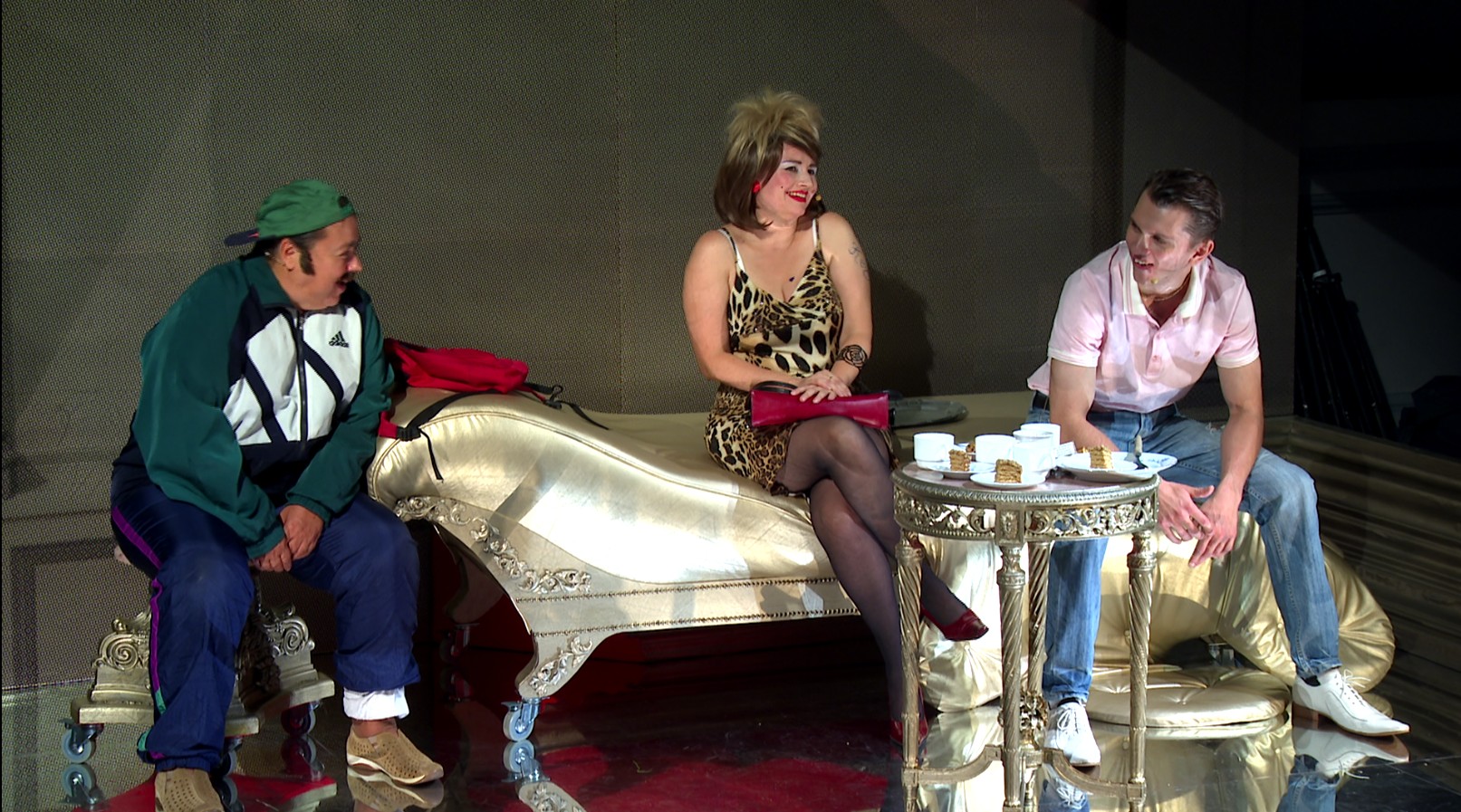 „Strach zżera duszę” w Teatrze Śląskim – miłość, lęk i obcy w sercu Śląska