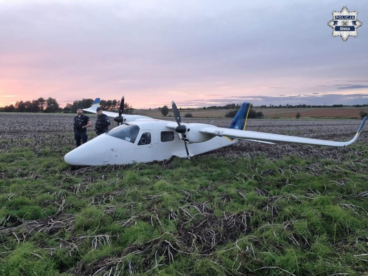 Awaryjne lądowanie samolotu pod Gliwicami! Instruktor i kursant wyszli bez szwanku