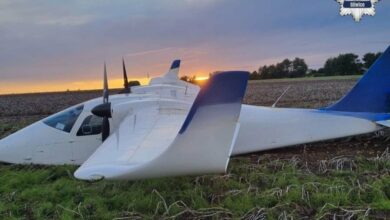 samolot po awaryjnym lądowaniu w Polu