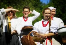 Wieś Tańczy i Śpiewa na Weselu