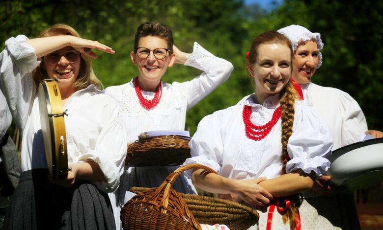 Wieś Tańczy i Śpiewa na Weselu