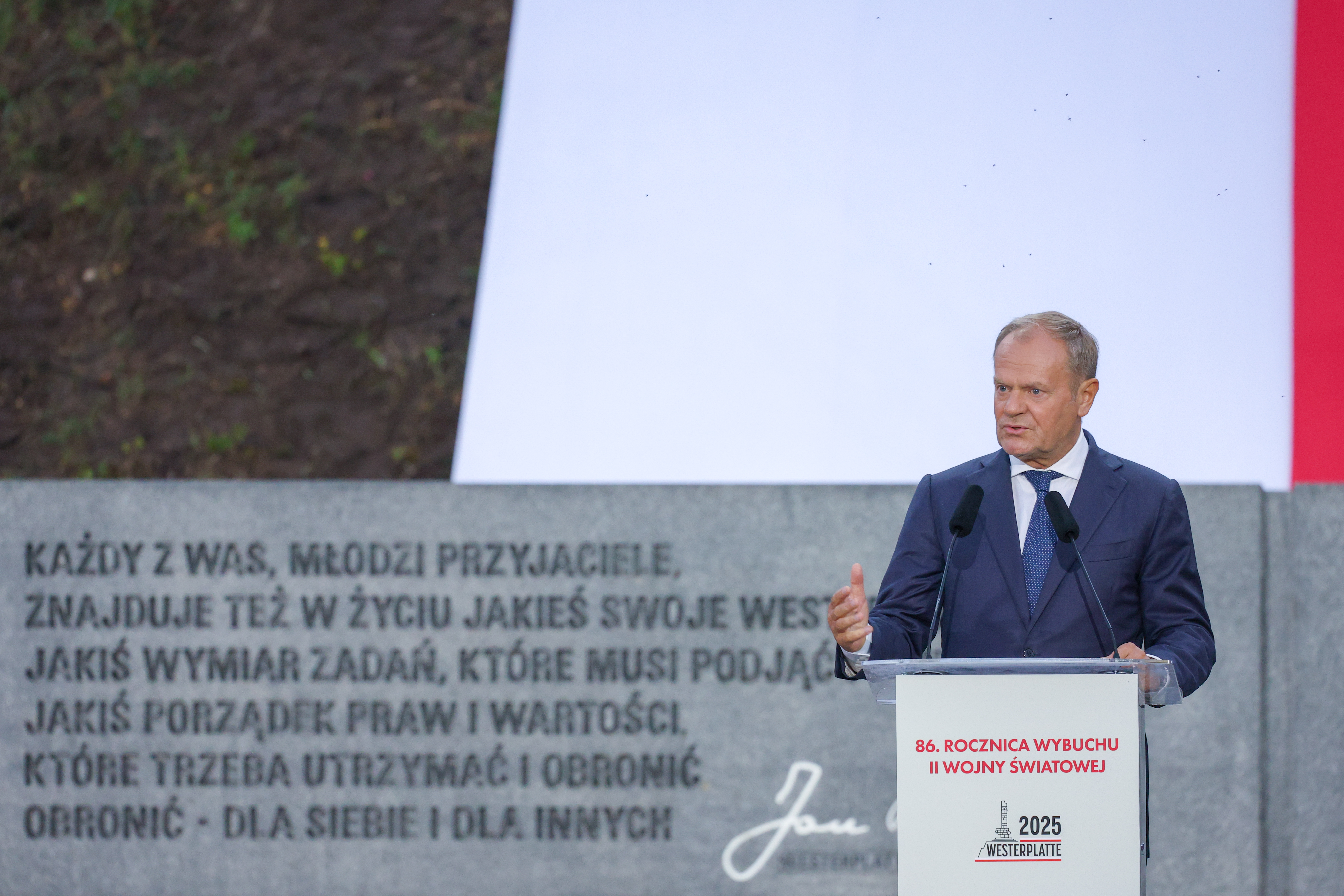 „Nigdy więcej wojny” – Tusk na Westerplatte: Polska musi być silna i zjednoczona (Wideo)