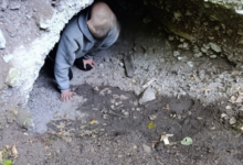 włamania do altanek Czerwionka - chłopiec w ziemiance