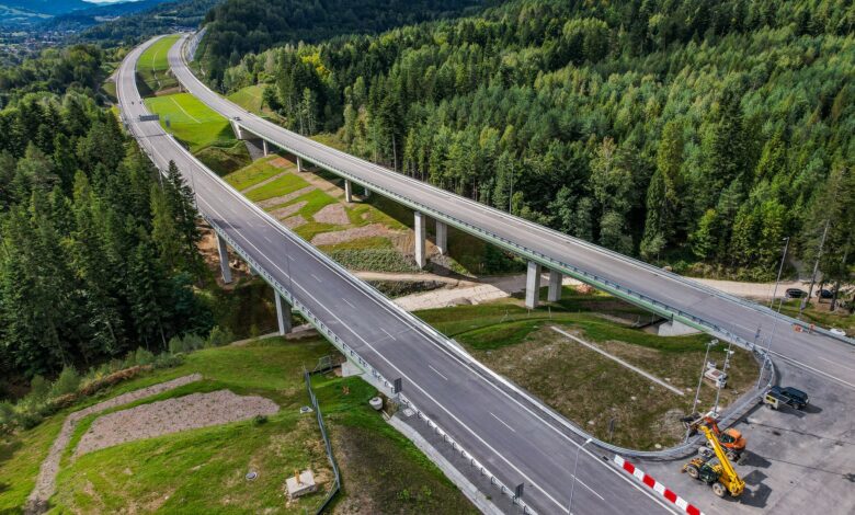 droga S1 Przybędza – Milówka dwie estakady na zboczu góry