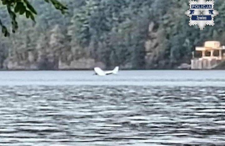 awionetka w Jeziorze Żywieckim