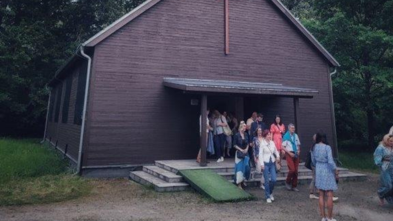 „Godajom mi Helmut” – śląska opowieść, która porusza do głębi. Spektakl w chorzowskim skansenie