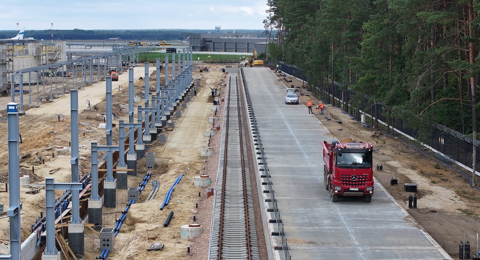 węzeł przeładunku Katowice Airport - bocznica kolejowa tor i peron