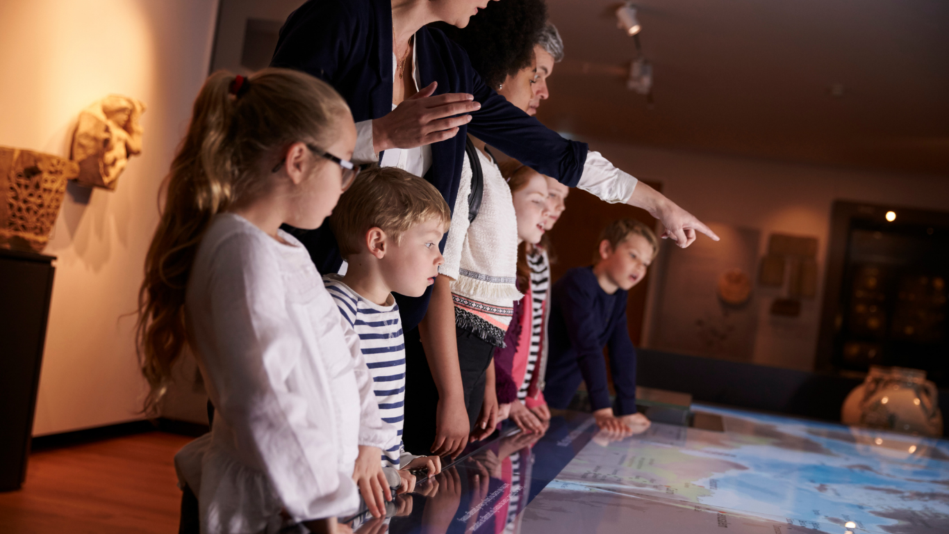 Śląskie ZNP bije na alarm. Godziny ponadwymiarowe nauczycieli wciąż bez jasnych zasad