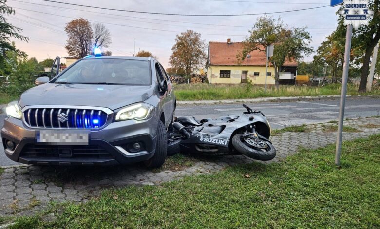 pościg w Tarnowskich Górach motocykl po zderzeniu z samochodem