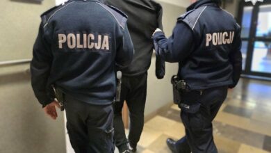 Policjanci aresztowanie