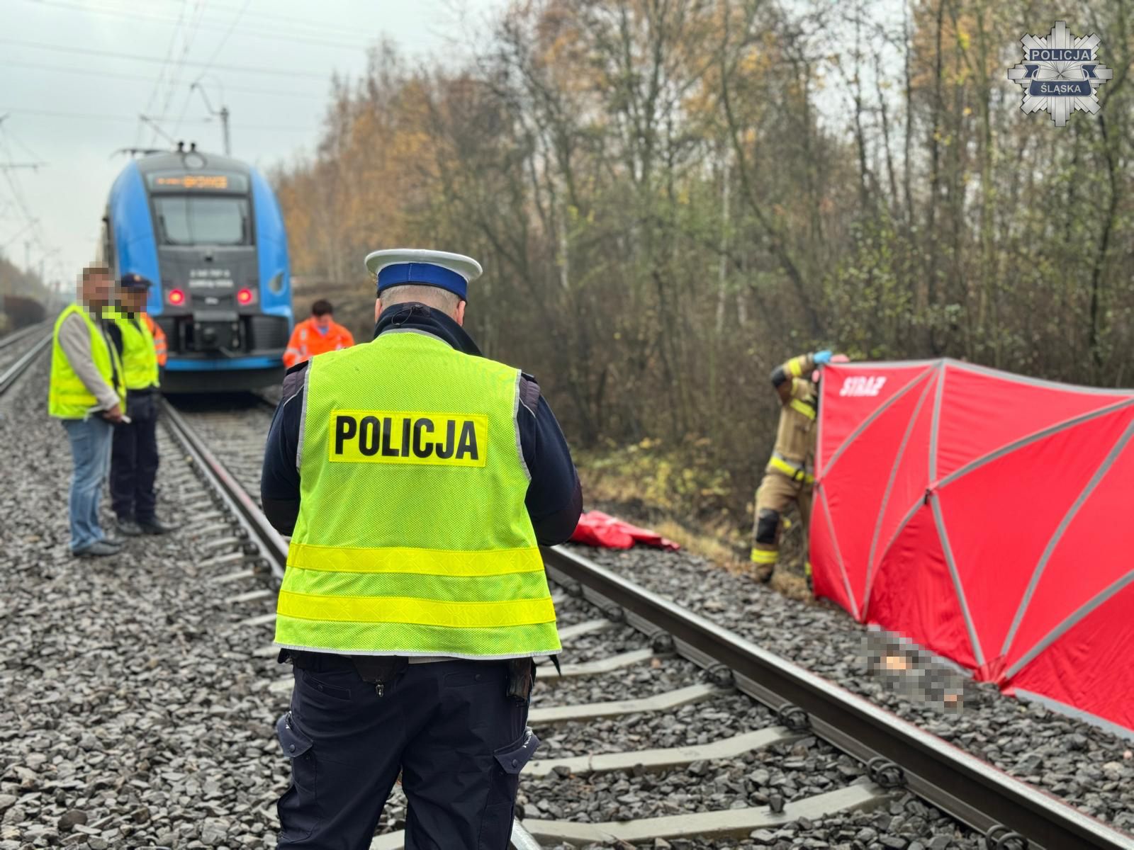 Ruda Śląska: próbował przejść przez tory w nieoznaczonym miejscu. Doszło do tragedii
