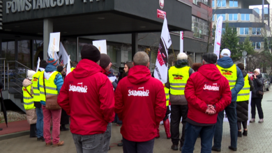 Protest nauczycieli pod Kuratorium Oświaty w Katowicach