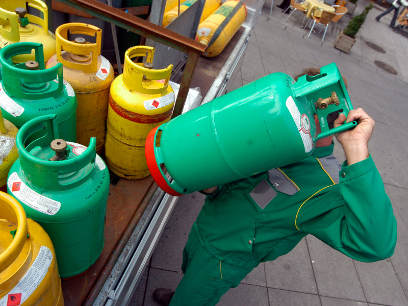 Sezon grzewczy a butle gazowe. Służby apelują o ostrożność