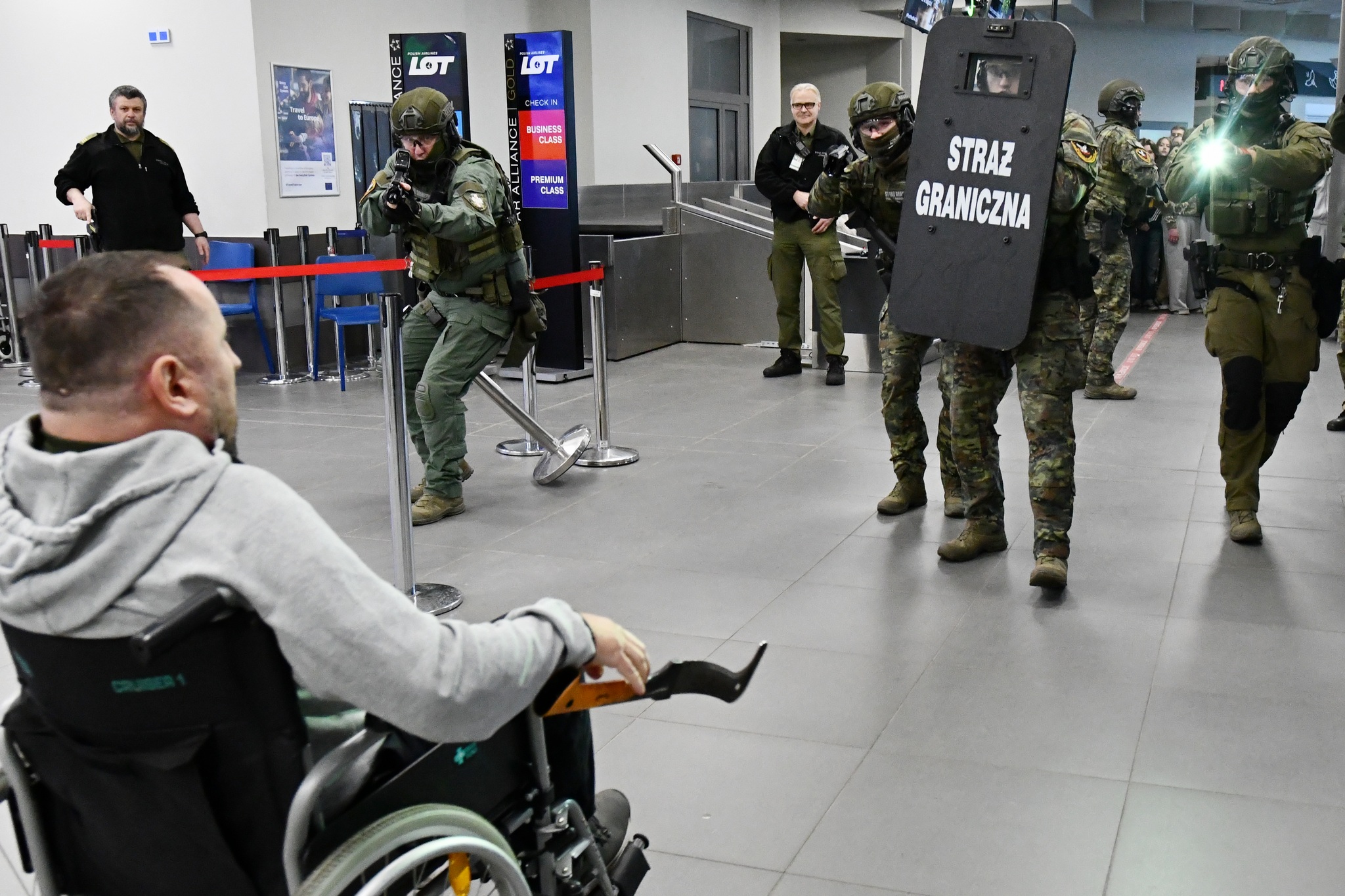 Alarm na lotnisku w Katowicach? Ćwiczenia antyterrorystyczne w praktyce