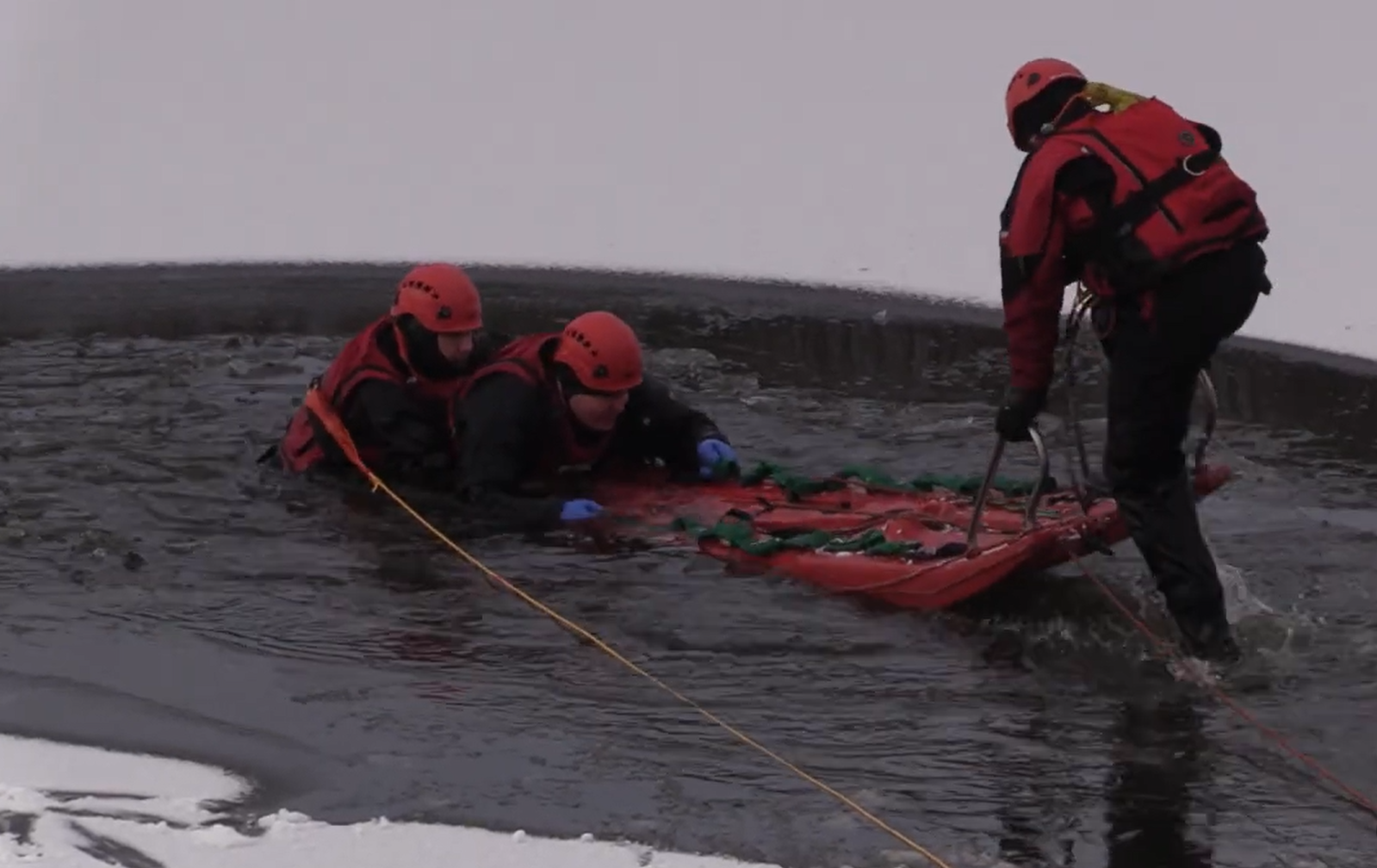 Sekundy na ratunek. Niebezpieczeństwo na lodzie