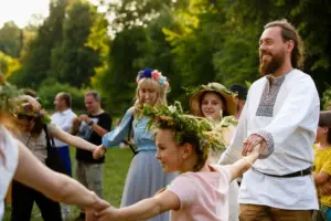 Wianki, ogniska i słowiańskie obrzędy - już w sobotę Noc Świętojańska w skansenie!