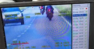 Niebezpieczna jazda na drodze wojewódzkiej. Dwóch motocyklistów pędziło 210 km/h