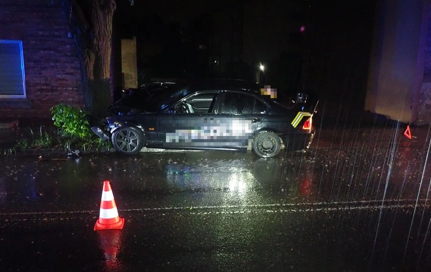 Wypadek BMW na ul. Kużaja