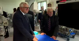 Nowoczesna sala hybrydowa w GCM w Katowicach nosi imiona prof. Wosia i prof. Bochenka