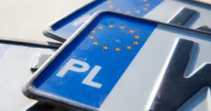 Indywidualne tablice rejestracyjne. Ile kosztują i jaki napis można wybrać?