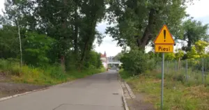 Powstanie nowy chodnik między Rozbarkiem a centrum. Mieszkańcy czekali na tę inwestycję