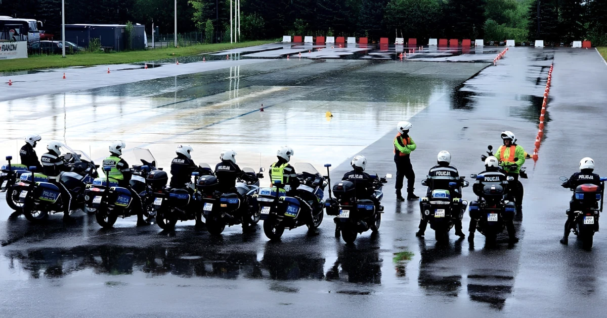 Śląscy policjanci trenowali jazdę na motocyklach – sytuacje z codziennej służby
