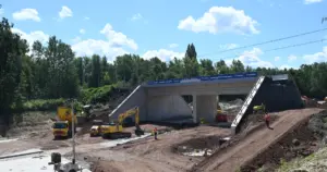 Wiadukt nasunięty nad trasę N-S w Rudzie Śląskiej. Waży ponad 5 tys. ton
