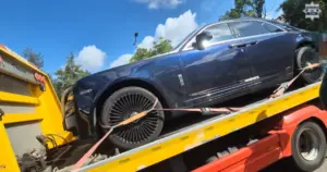 Cios w „Torcidę”! Sześciu zatrzymanych, milionowy majątek i Rolls-Royce przejęty przez policję