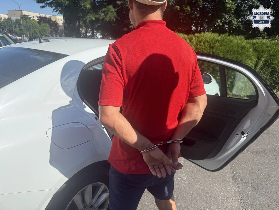 Pobicie dla 30 zł? Brutalny rozbój na osiedlu w Żorach