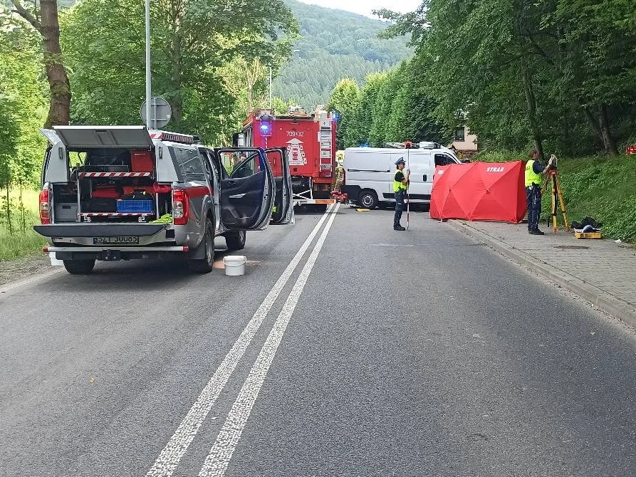 Tragiczny wypadek w Czernichowie. Nie żyją dwie osoby