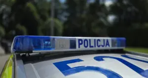 70-latek zatrzymany przez policję - pijany jechał rozbitym autem!