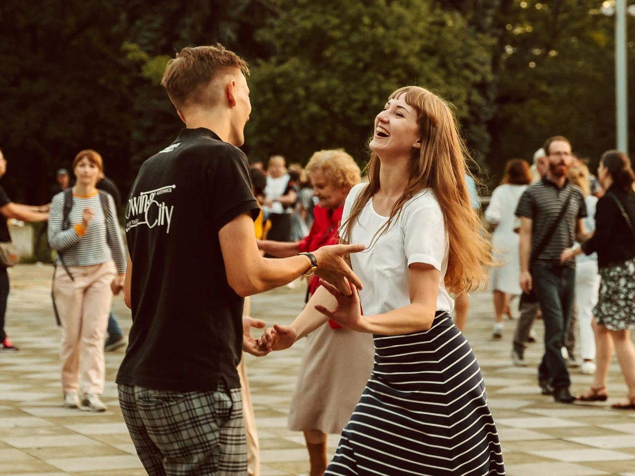 Letnie potańcówki wracają do Parku Śląskiego! Pierwsza już w niedzielę