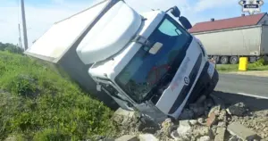 3 promile, trzy zakazy i dachowanie. Pijani kierowcy na śląskich drogach