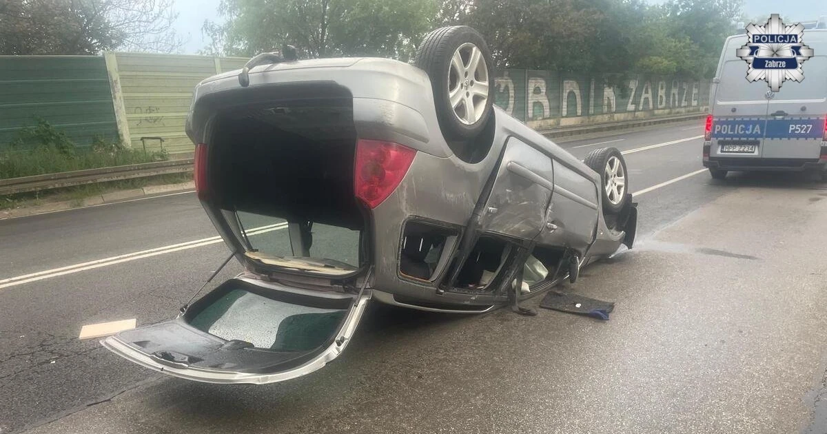 3 promile, trzy zakazy i dachowanie. Pijani kierowcy na śląskich drogach