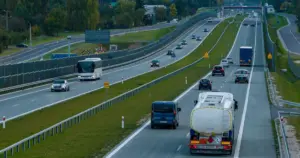 Ostatnia szansa na wakacyjną podróż! O tym pamiętaj za kierownicą