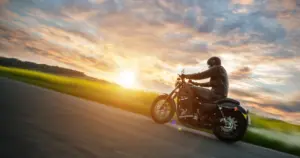 Motocykliści na drodze - te błędy najczęściej kończą się wypadkiem!