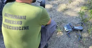 Trudny teren, dron i pożar - służby w gotowości