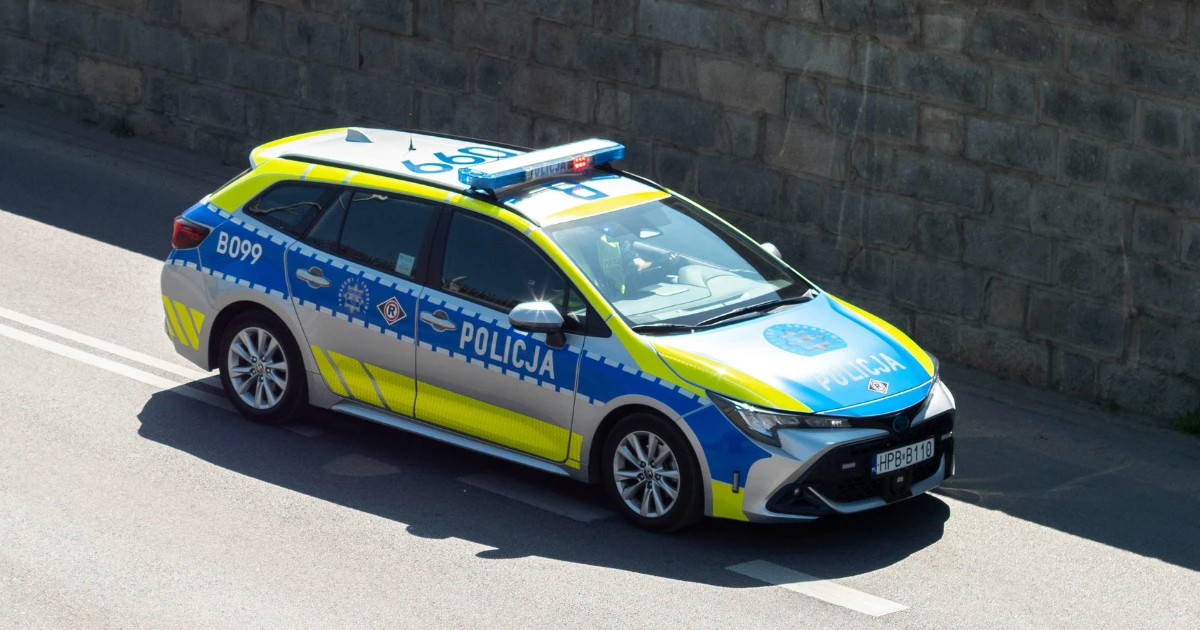 Pijany 17-latek rozbił auto