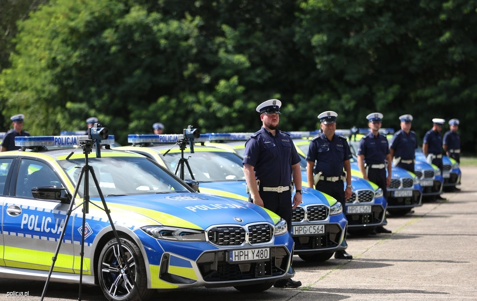 BMW zamiast Kijanek w drogówce. Nowe radiowozy i mierniki za unijne miliony