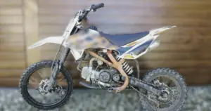 17-latek uciekał motocyklem przed policją - później zgłosił się z rodzicem!